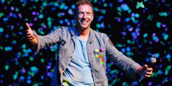 Chris Martin enfrenta infección pulmonar grave; Coldplay pospone shows en Brasil