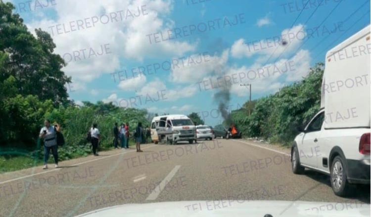 Chocan combi y auto en la Frontera-Villahermosa; deja 6 heridos