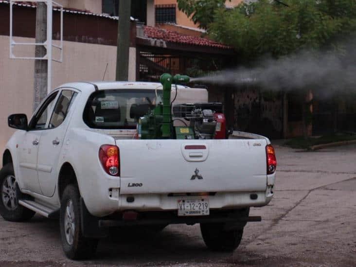 Mantiene Salud operativo contra dengue; Ayuntamientos se suman con bombas para fumigar