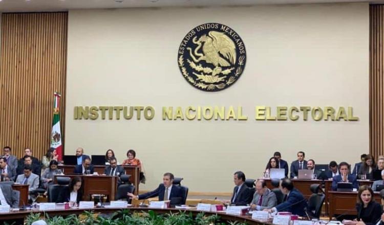 Advierte INE sobre recorte de 6 mil plazas con Plan B de reforma electoral