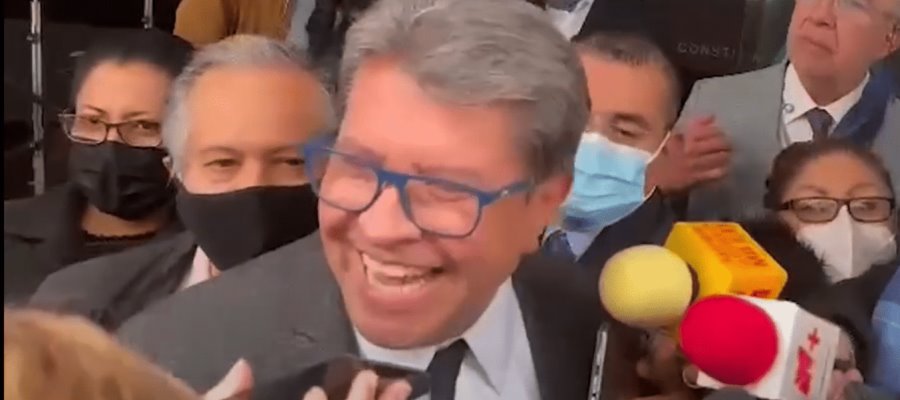 “Me acerco a los tamales de chipilín”, canta Monreal tras ser mencionado como presidenciable