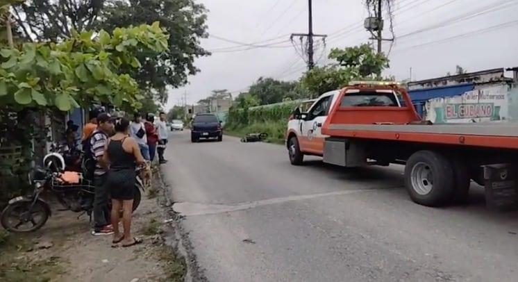 Menor de edad es atropellada por motociclista en Comalcalco