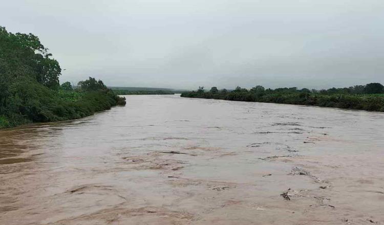 5 ríos de Tabasco a menos de un metro de desbordar y llega onda tropical 27