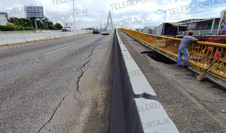 Hundimiento de Ruiz Cortines alcanza un carril del puente Grijalva I