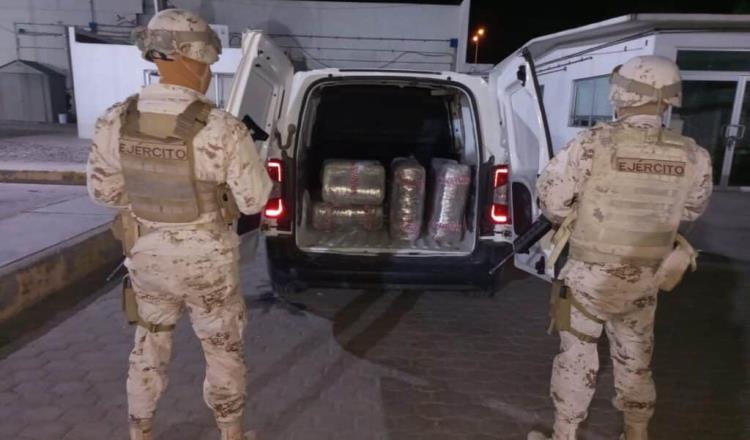 Aseguran 743 kilos de metanfetamina, 44 kilos de coca y 150 mil pastillas de fentanilo en Baja California