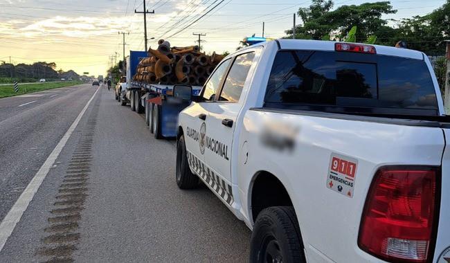 Guardia Nacional recupera en Tabasco toneladas de tubería metálica robada a Pemex