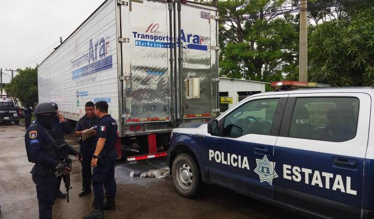 Rapiñan tráiler que transportaba cajas de leche en la Vhsa-Cárdenas
