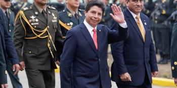 Reta presidente de Perú a opositores a encontrar pruebas que lo implican en corrupción