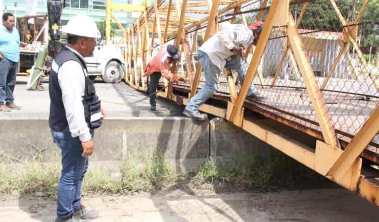 Desmantelan puente peatonal de la Villahermosa-Teapa