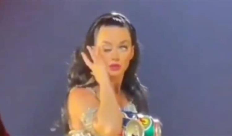 [VIDEO] Katy Perry se viraliza por perder el control de un párpado en pleno concierto