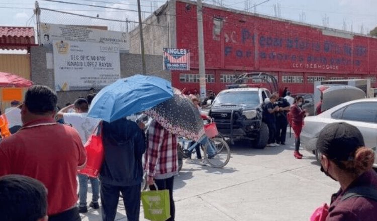 Alumno apuñala a maestra en escuela de Chimalhuacán, Edomex