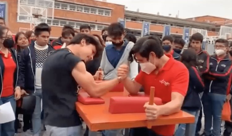 Alumno se fractura el brazo en concurso de “fuercitas” en Puebla