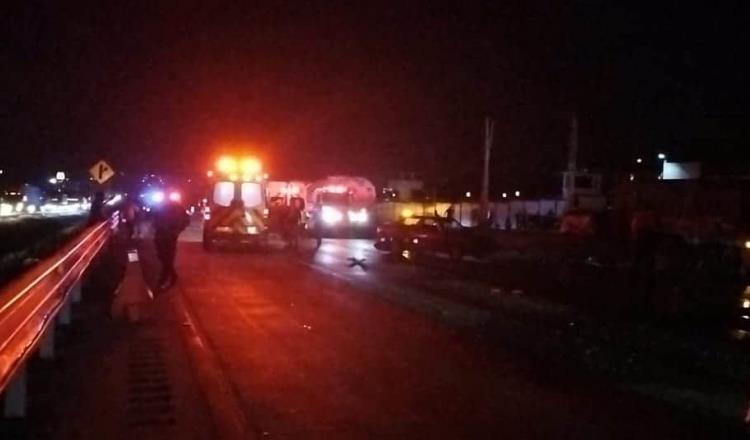 Carambola en la México-Querétaro deja 2 muertos y 21 heridos