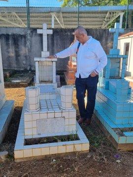 Visita Carlos Manuel Merino panteón donde se encuentran sus abuelos en Jalpa de Méndez