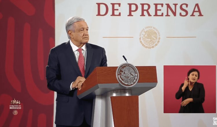 Pide AMLO no asistir al Zócalo a festejar su cumpleaños, se cruza con marcha de apoyo al INE