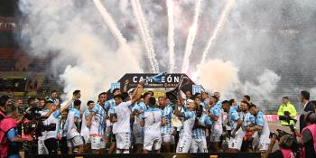 Tras 10 expulsiones, Racing vence al Boca Juniors en el Trofeo de Campeones