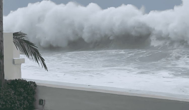 Nicole se convierte en huracán con rumbo a la costa de Florida, tras impactar en Bahamas