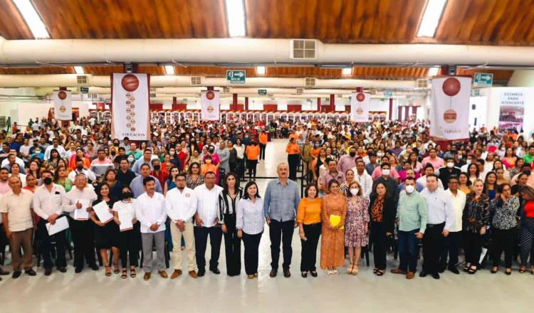 Basifican a más de mil trabajadores del sector educativo en Tabasco