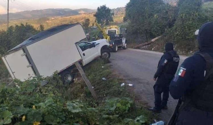 Volcadura de camioneta deja 37 migrantes heridos en Chiapas