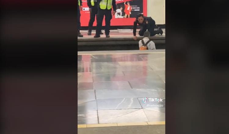 VIDEO | Policía salva a invidente que cayó en vías del Metro CDMX