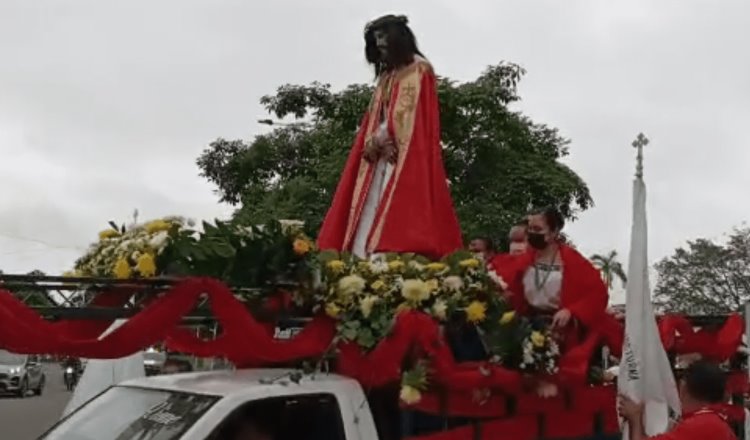 Recorre el Señor de Tabasco calles de Villahermosa; feligreses lo acompañan en el fin de la fiesta diocesana