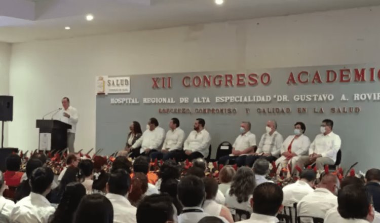 Dedican Congreso Académico del Rovirosa a médicos fallecidos por COVID