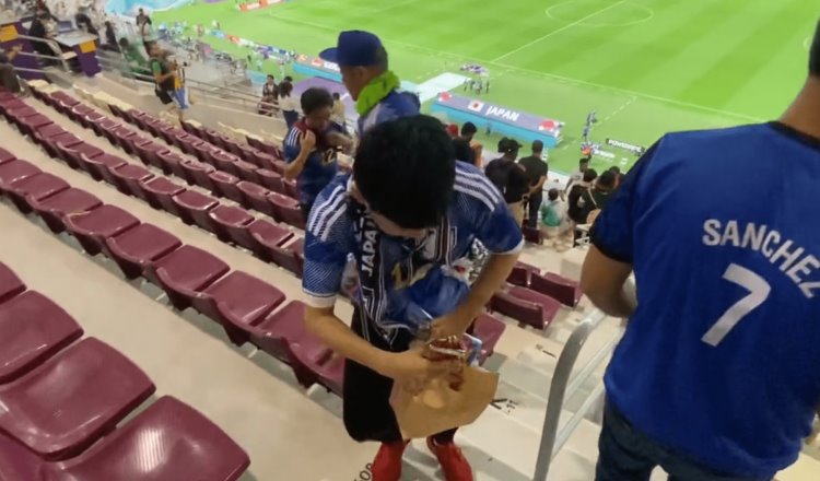 ¡Japoneses dan ejemplo! Se quedan a limpiar estadio tras triunfo de su selección