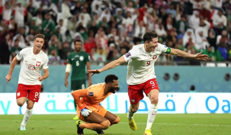 Polonia gana y aprieta el Grupo C; le gana a Arabia Saudita 2-0