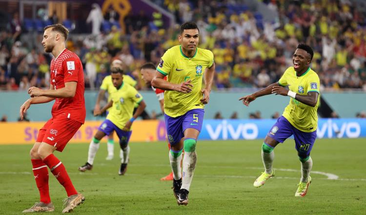 Brasil clasifica a octavos del Mundial tras vencer a Suiza