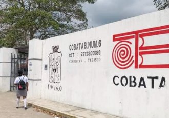 Cobatab demanda a estudiantes que "emplayaron" a joven en poste de luz en Cunduacán