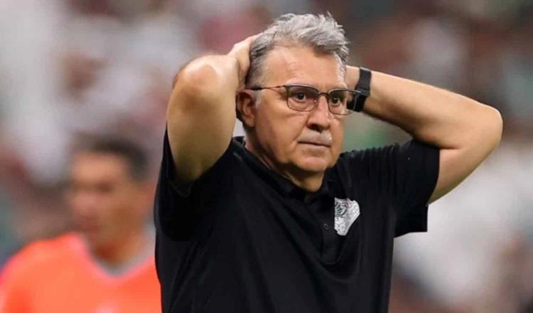 Tata Martino se va del TRI tras fracaso en Qatar