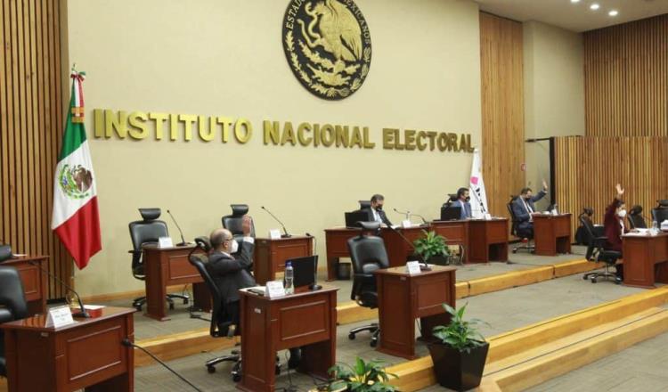 "A lo mejor quiere un empleo vitalicio": AMLO al criticar a exsecretario Ejecutivo del INE
