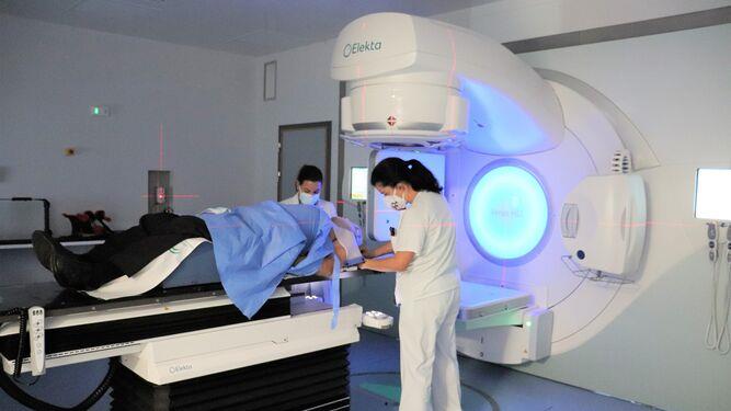 Presume Salud fortalecimiento a áreas de oncología para atención a pacientes con cáncer