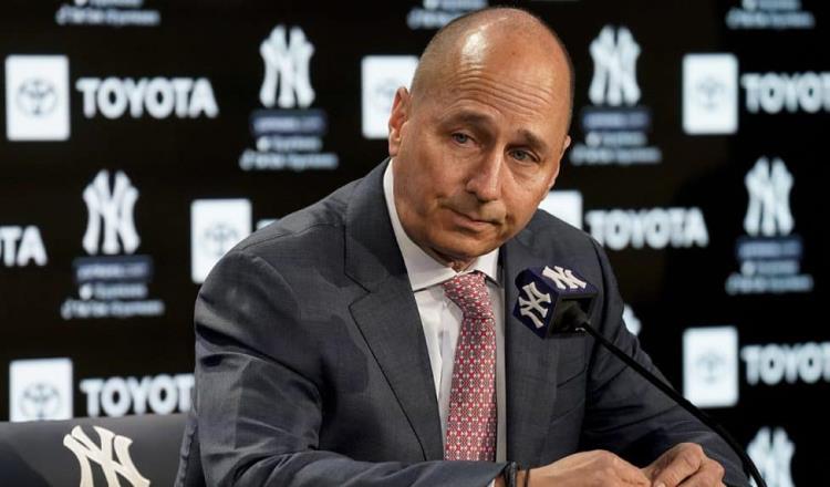 Renueva Los Yankees a Brian Cashman como gerente general