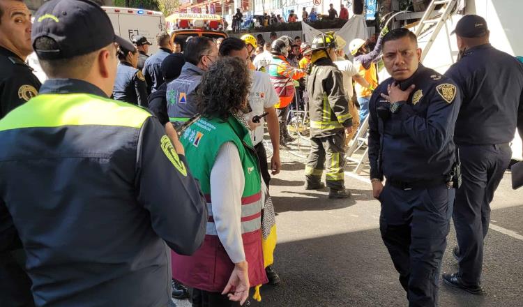 Choca autobús en Periférico de CDMX; hay un muerto y 40 heridos