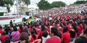 Vitorean a Yolanda Osuna durante Primer Informe y la llaman gobernadora