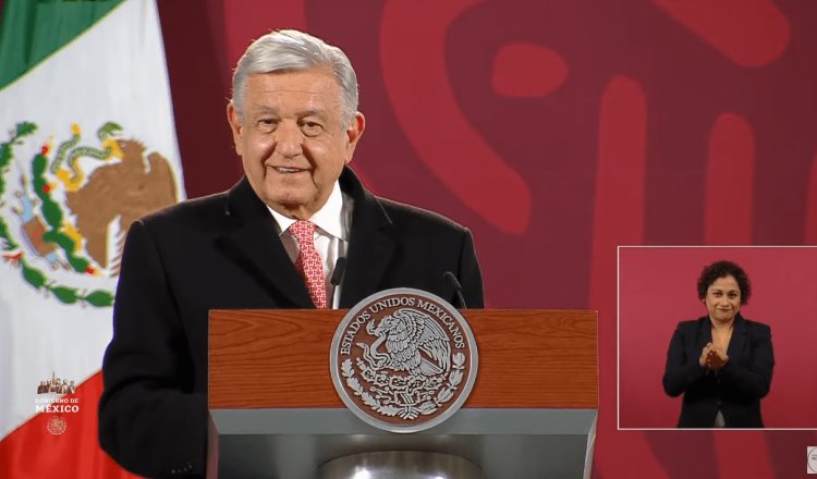 Pese a votar en contra del ‘Plan B’, Obrador dice no a expulsión de Monreal de Morena