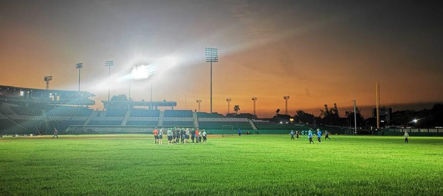 Leo Heras y Joseph Rosa reportan a la pretemporada de Olmecas