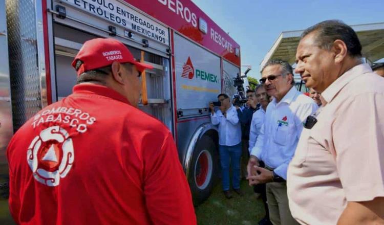 Pemex entrega patrullas y vactors a gobierno y 3 municipios con valor de 37.6 mdp