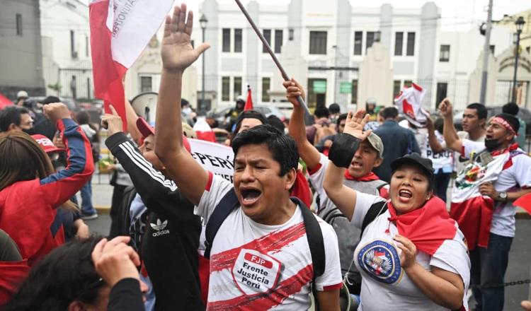 Confirman plan para buscar a mexicanos varados en Perú