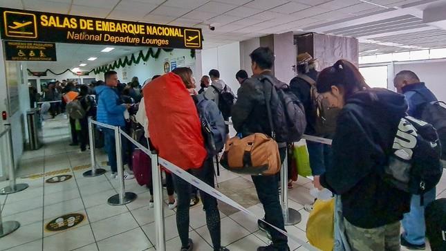 Reanuda operaciones aeropuerto de Perú; mexicanos podrán abandonar Cusco
