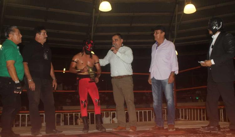 El luchador Tormento se lleva el trofeo Jesús Antonio Sibilla Zurita en batalla campal