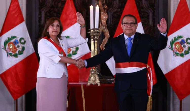 Renueva presidenta de Perú parte de su gabinete