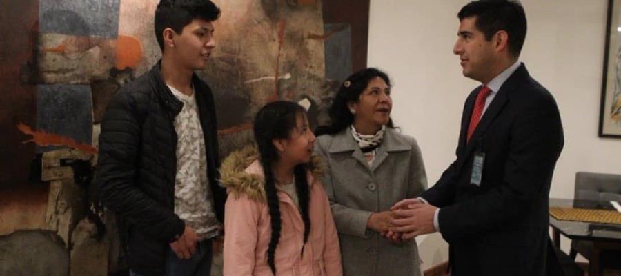 Llega a México el embajador Pablo Monroy y la familia de Pedro Castillo