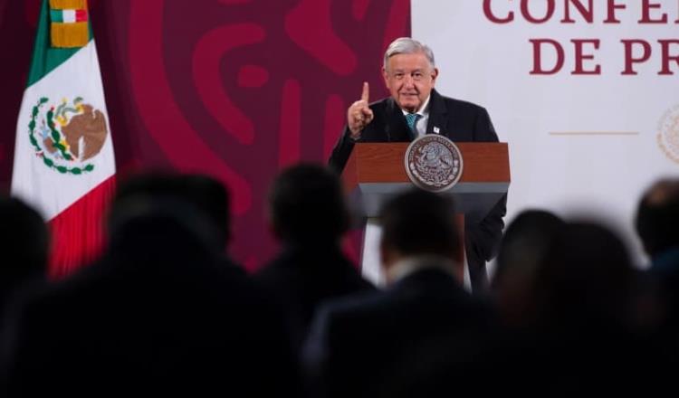 “Irresponsabilidad” de AMLO no tiene límites, dice Claudio X. tras minimizar plagio de Esquivel