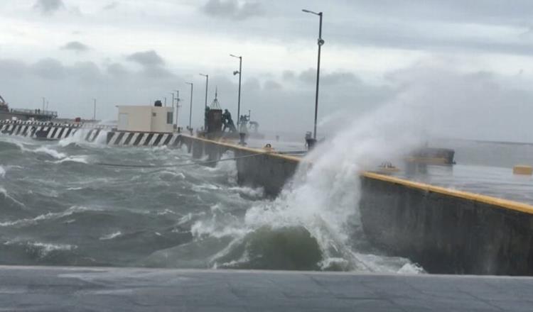 Ante pronóstico de lluvias, Puerto de Dos Bocas prohíbe navegación a embarcaciones