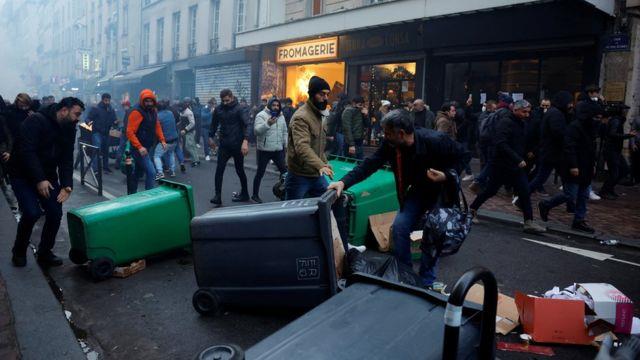 Se registran disturbios en París tras tiroteo contra comunidad kurda