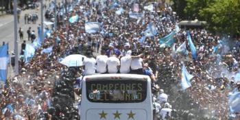 "Francia, deja de llorar"; argentinos se burlan y lanzan petición en Change.org