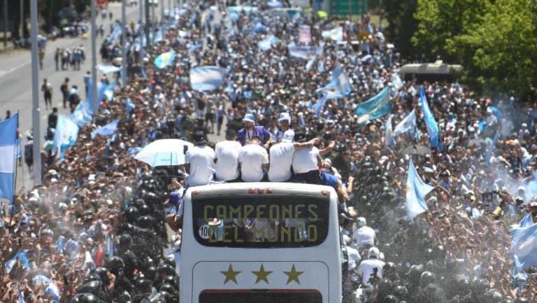 “Francia, deja de llorar”; argentinos se burlan y lanzan petición en Change.org