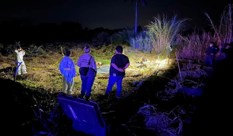 Continúa FGE con los trabajos para identificar cuerpo hallado en fosa clandestina de Cunduacán